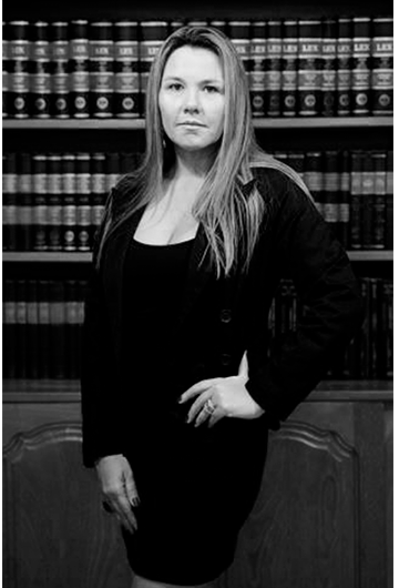 Dra. Elisa Flumian Pires de Sales